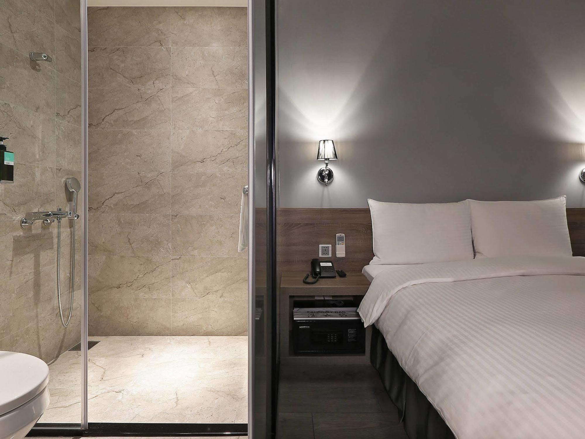 Miller Inn Taichung Bagian luar foto