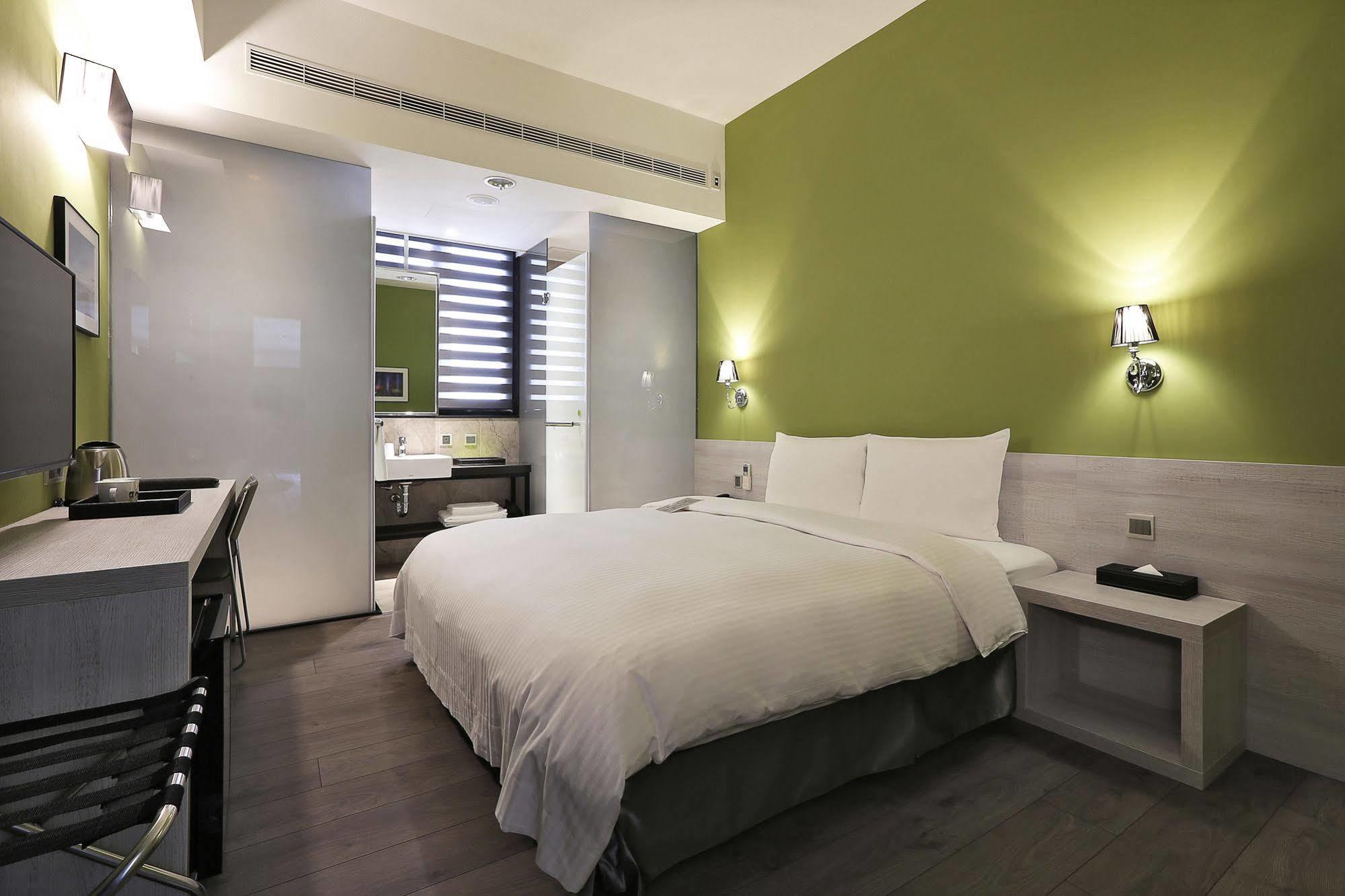 Miller Inn Taichung Bagian luar foto