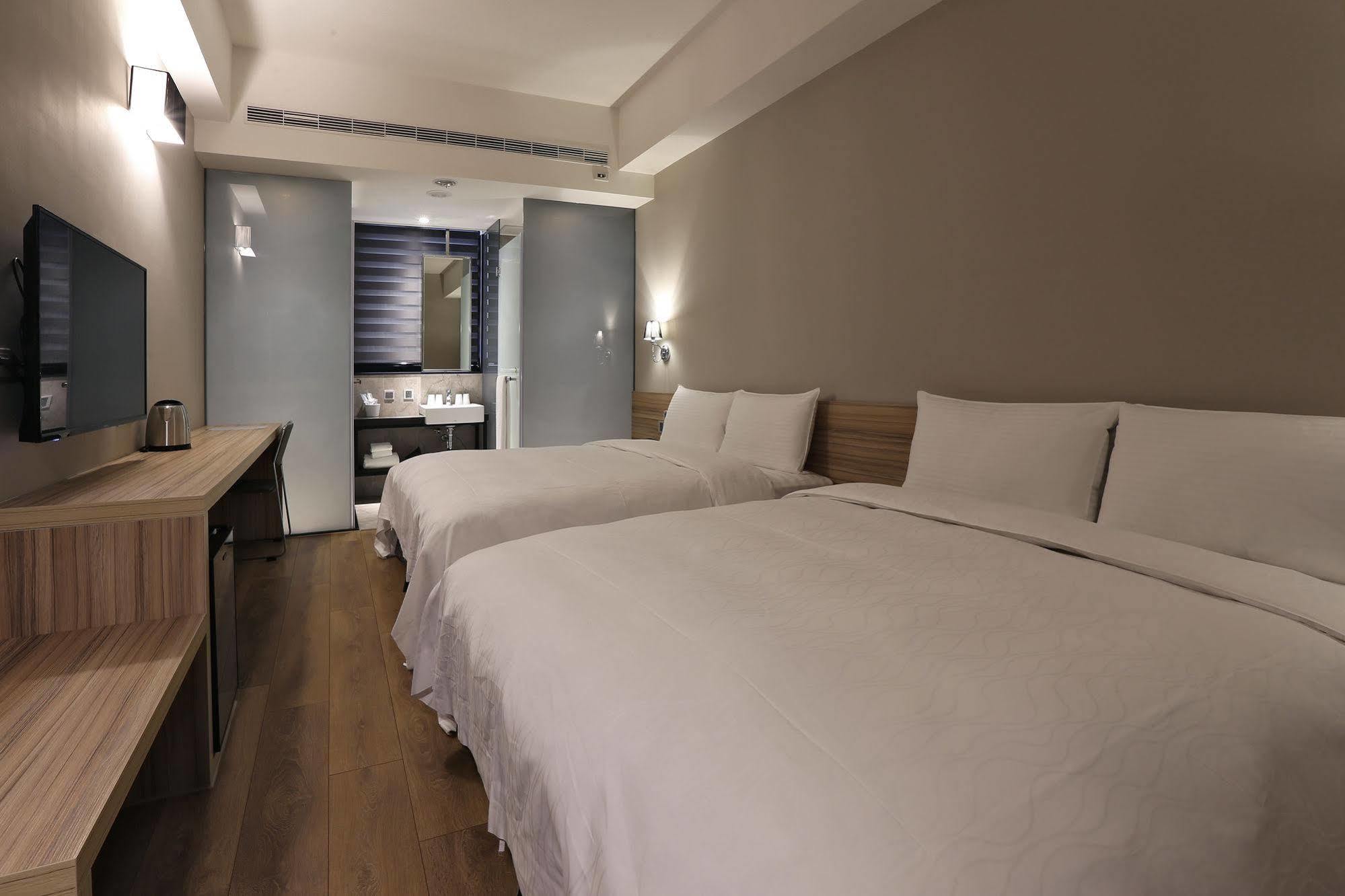 Miller Inn Taichung Bagian luar foto