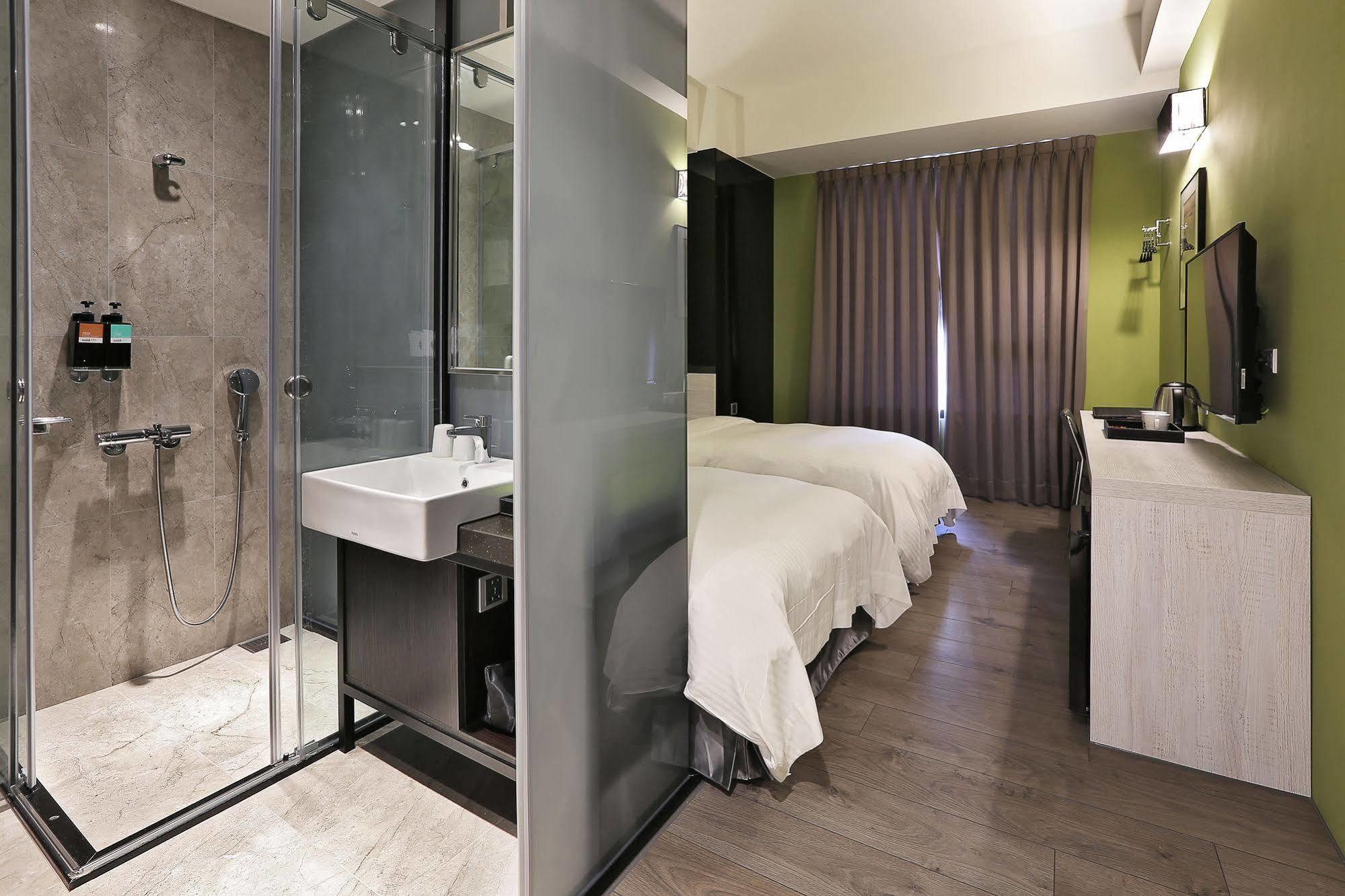 Miller Inn Taichung Bagian luar foto