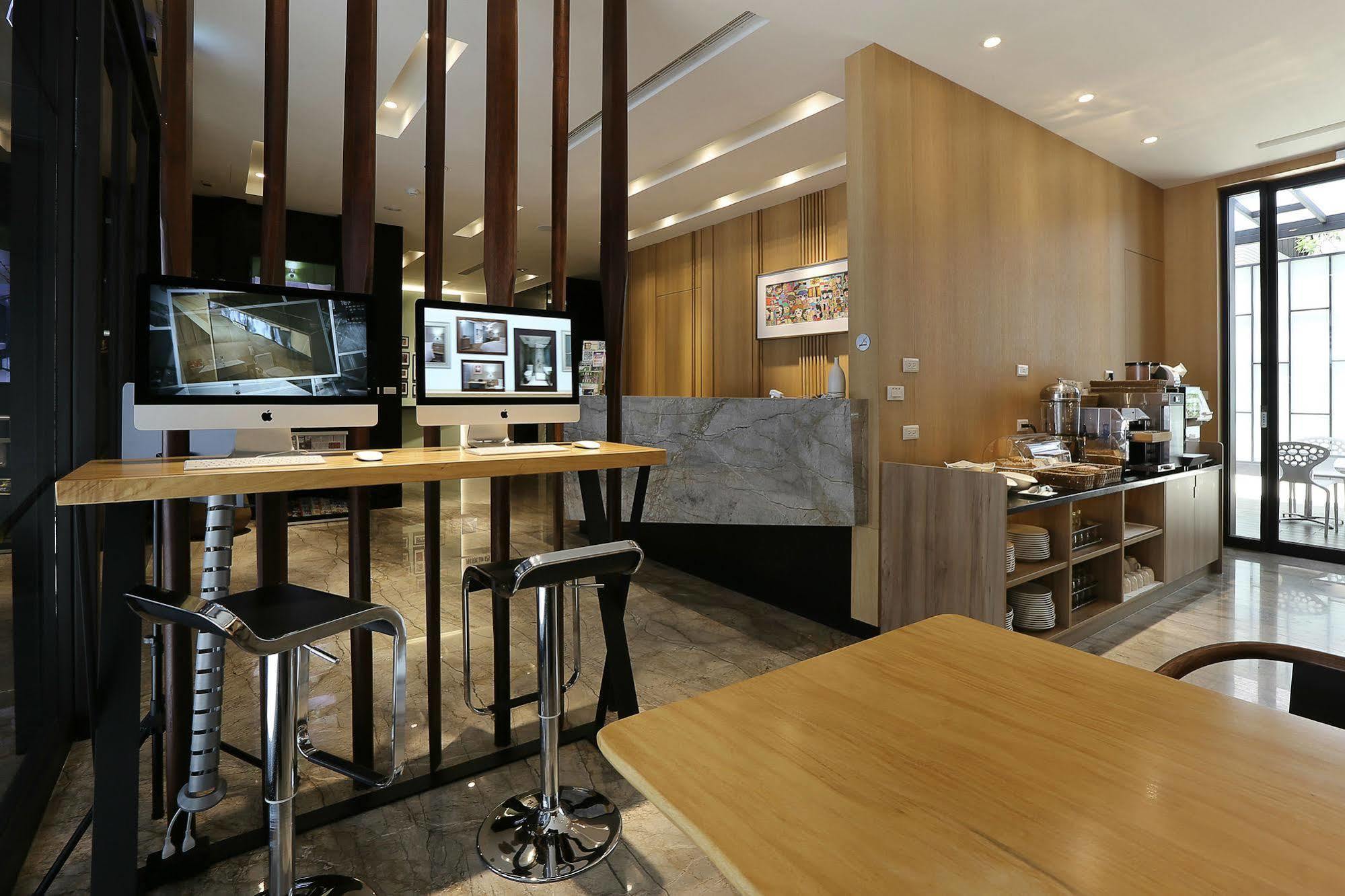 Miller Inn Taichung Bagian luar foto