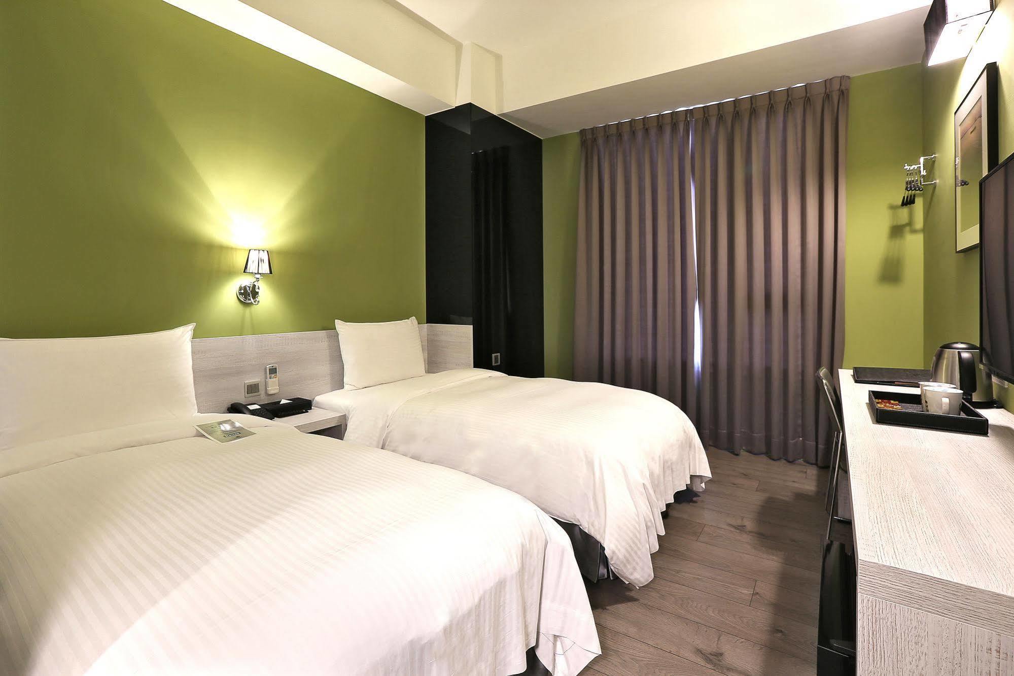 Miller Inn Taichung Bagian luar foto