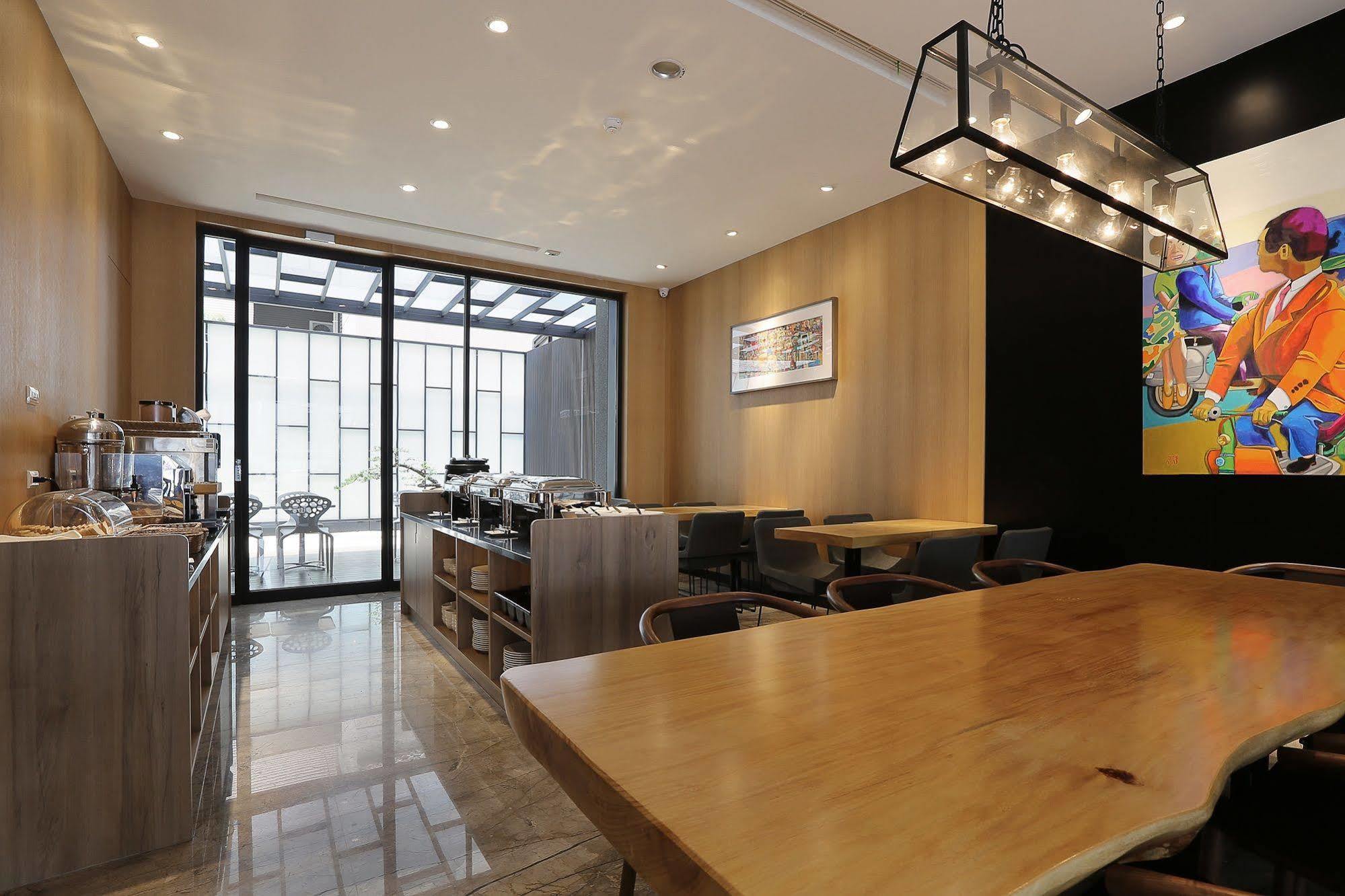 Miller Inn Taichung Bagian luar foto